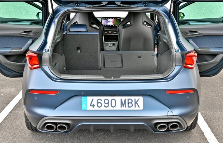 Cupra Leon VZ 2.0 TSI 300 KM (2023) – test – bagażnik