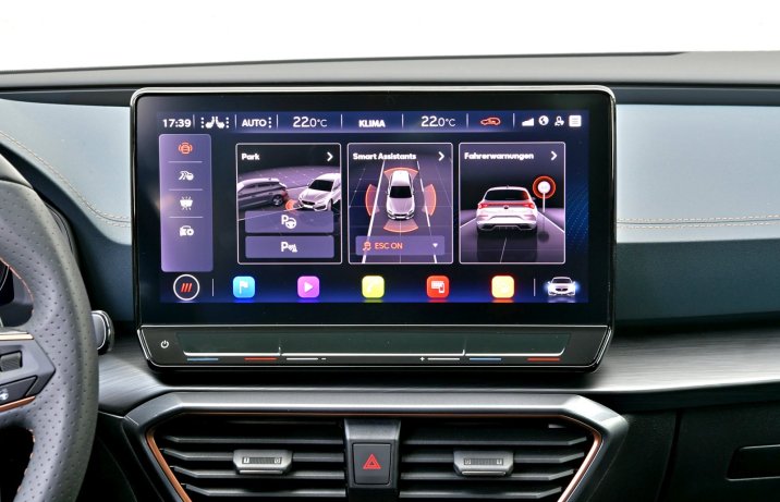 Cupra Leon VZ 2.0 TSI 300 KM (2023) – test – system operacyjny