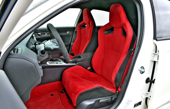 Honda Civic Type R (2023) – zdjęcia – fotele