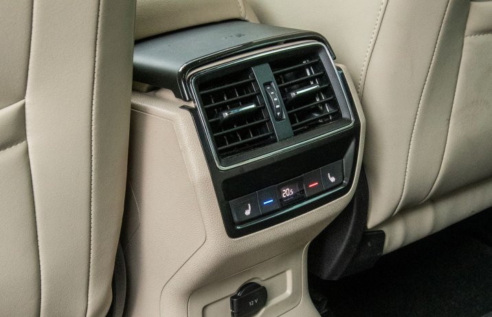 Skoda Kodiaq 1.5 TSI DSG Style – nawiew klimatyzacji z tyłu