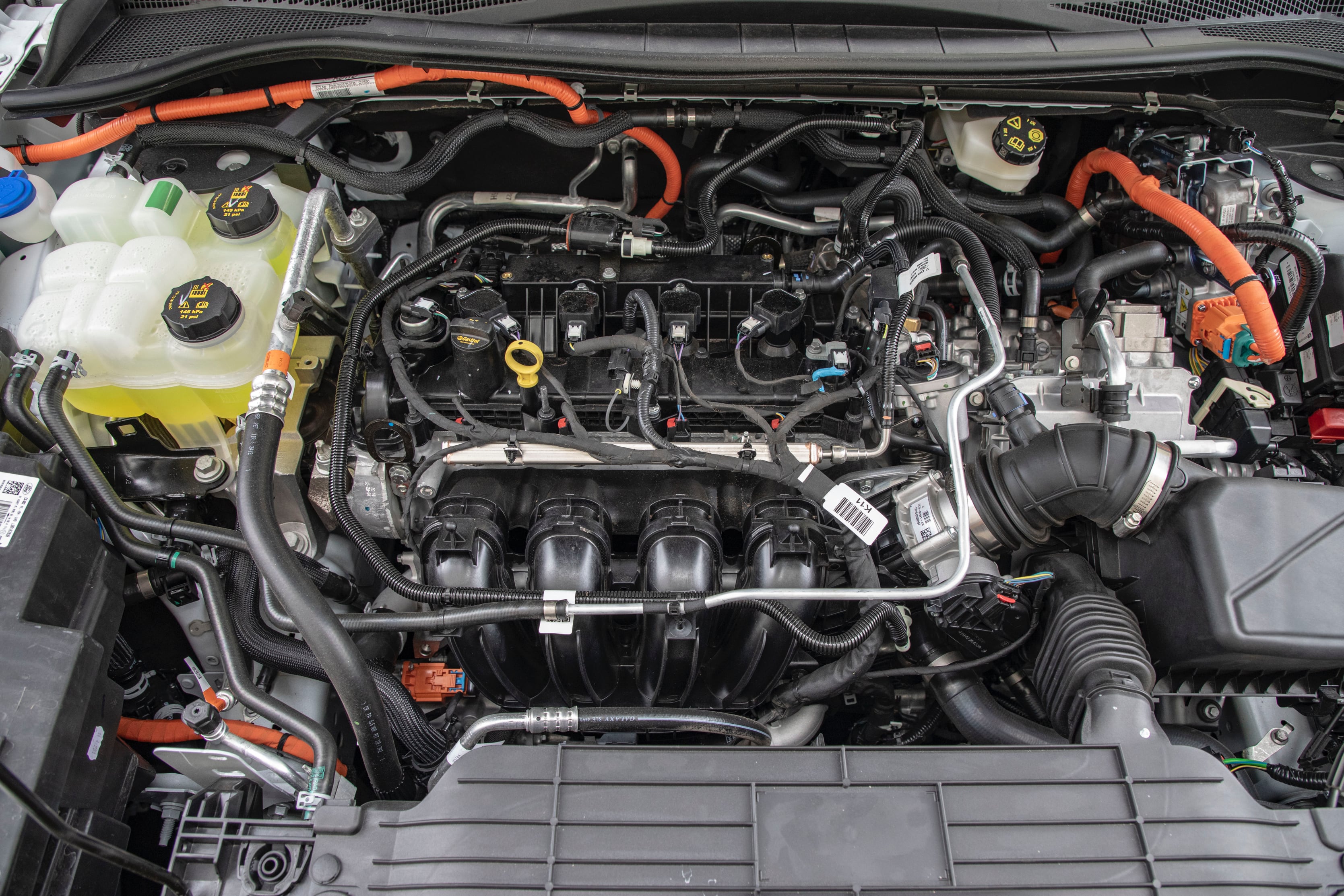 Ford-Kuga-2.5-Hybrid-ST-Line-X-Black-silnik