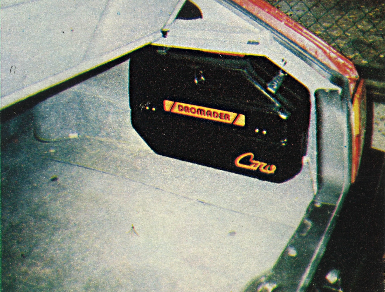 polonez-caro-1992-tyl-plastikowa-skrzynka-dromader