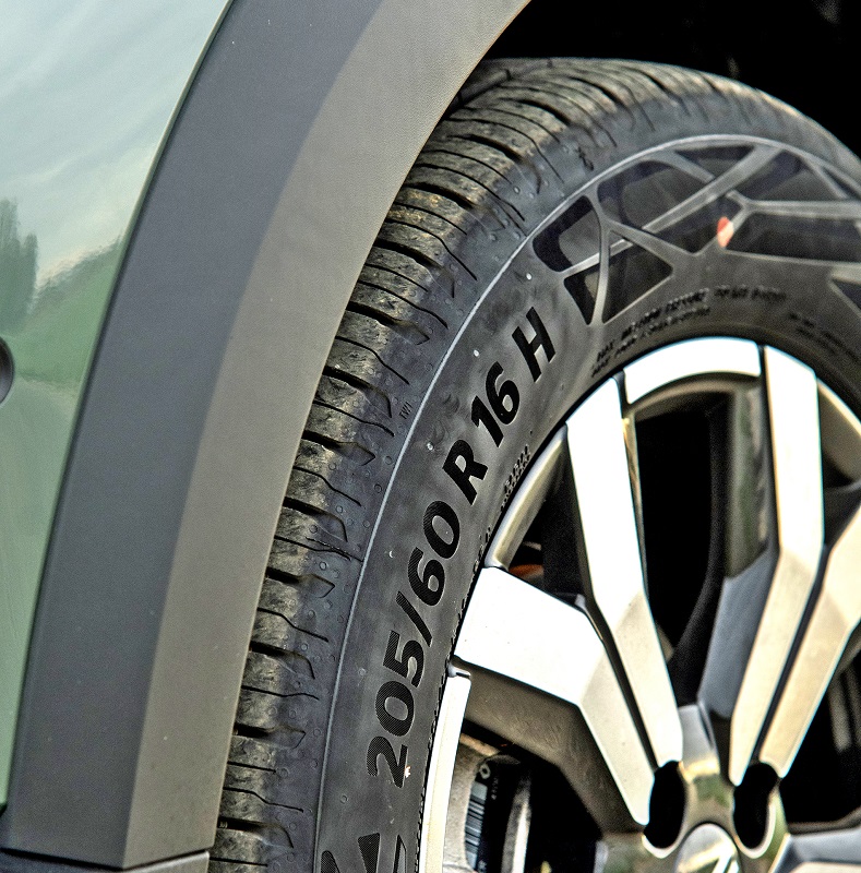 crossoverem w teren opony