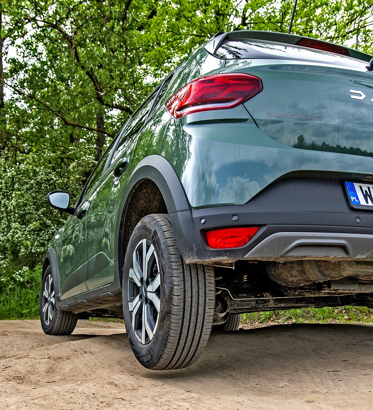 crossoverem w teren skok zawieszenia