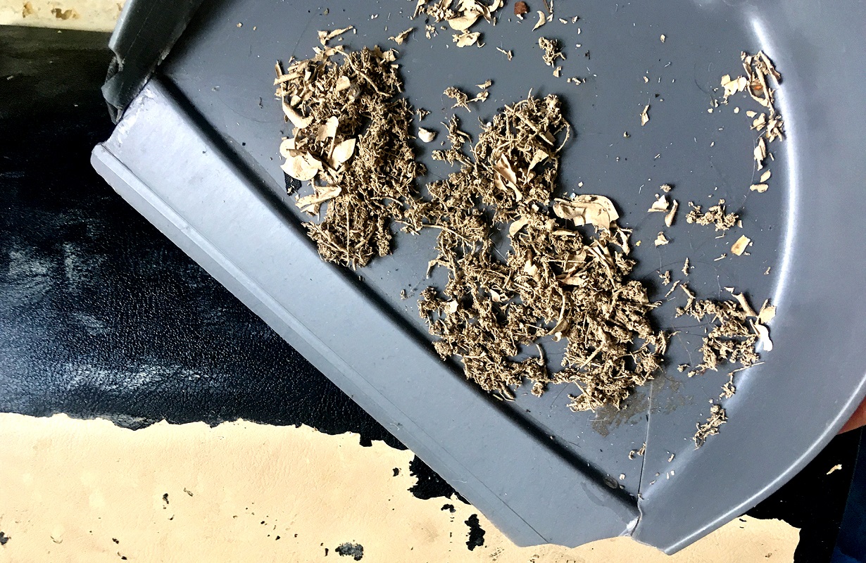 lakierowanie plastikow wnetrza_usuwanie starej farby