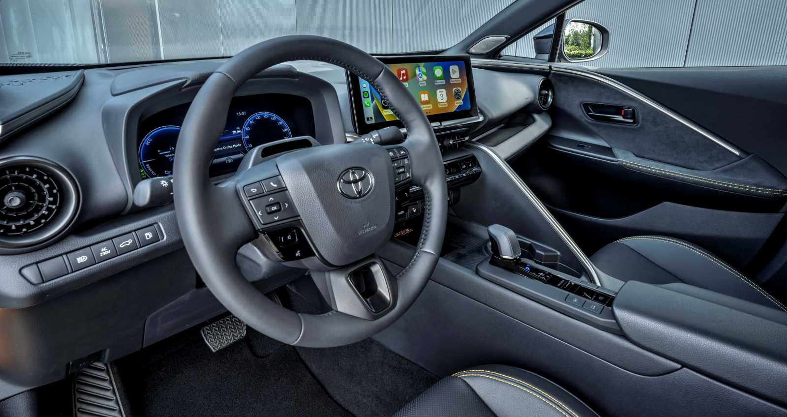 toyota-chr-drugiej-generacji-deska-rozdzielcza