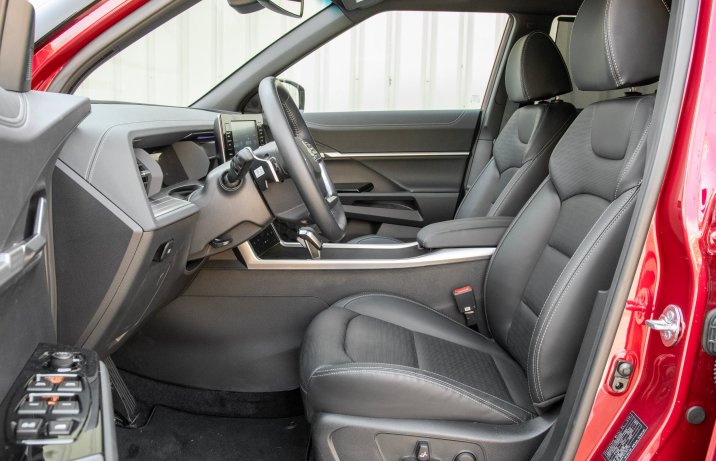 SsangYong Torres 1.5 GDI Turbo 6AT 4x4 Wild – fotele