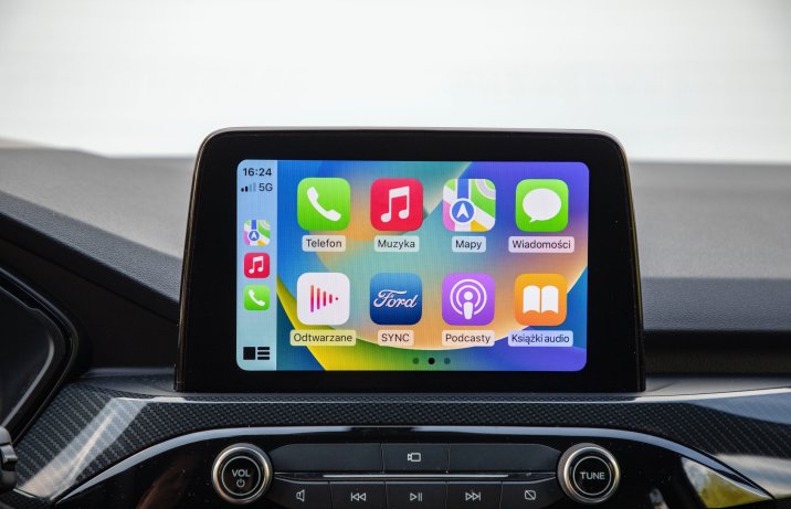 Ford Kuga 2.5 Hybrid ST-Line X Black – wnętrze, multimedia