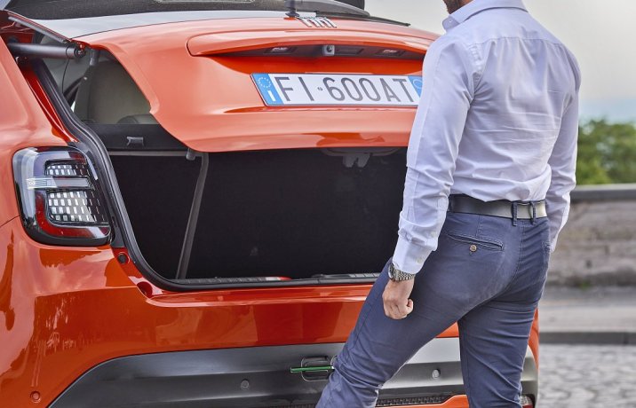 Fiat 600 (2023) - tylna pokrywa