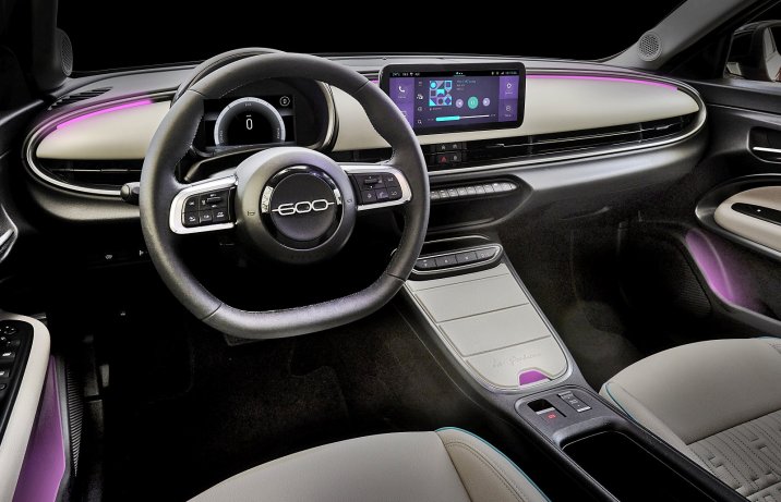 Fiat 600 (2023) - oświetlenie ambiente