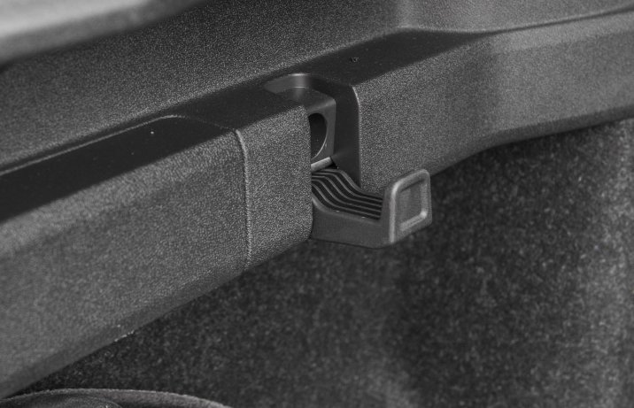 Skoda Enyaq Coupe RS – haki w bagażniku