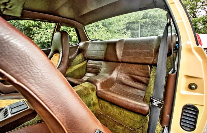 Porsche 924 – siedzenia z tyłu