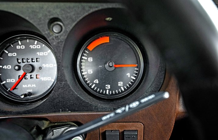 Porsche 924 – obrotomierz