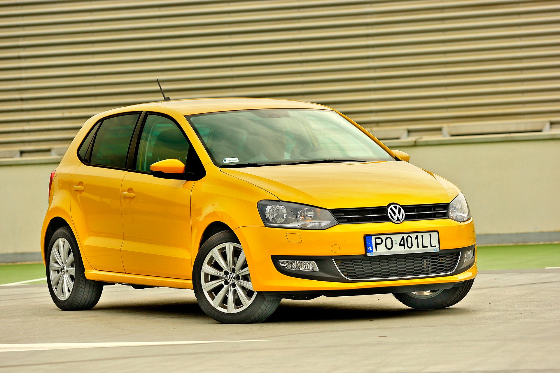 Volkswagen Polo przód i bok