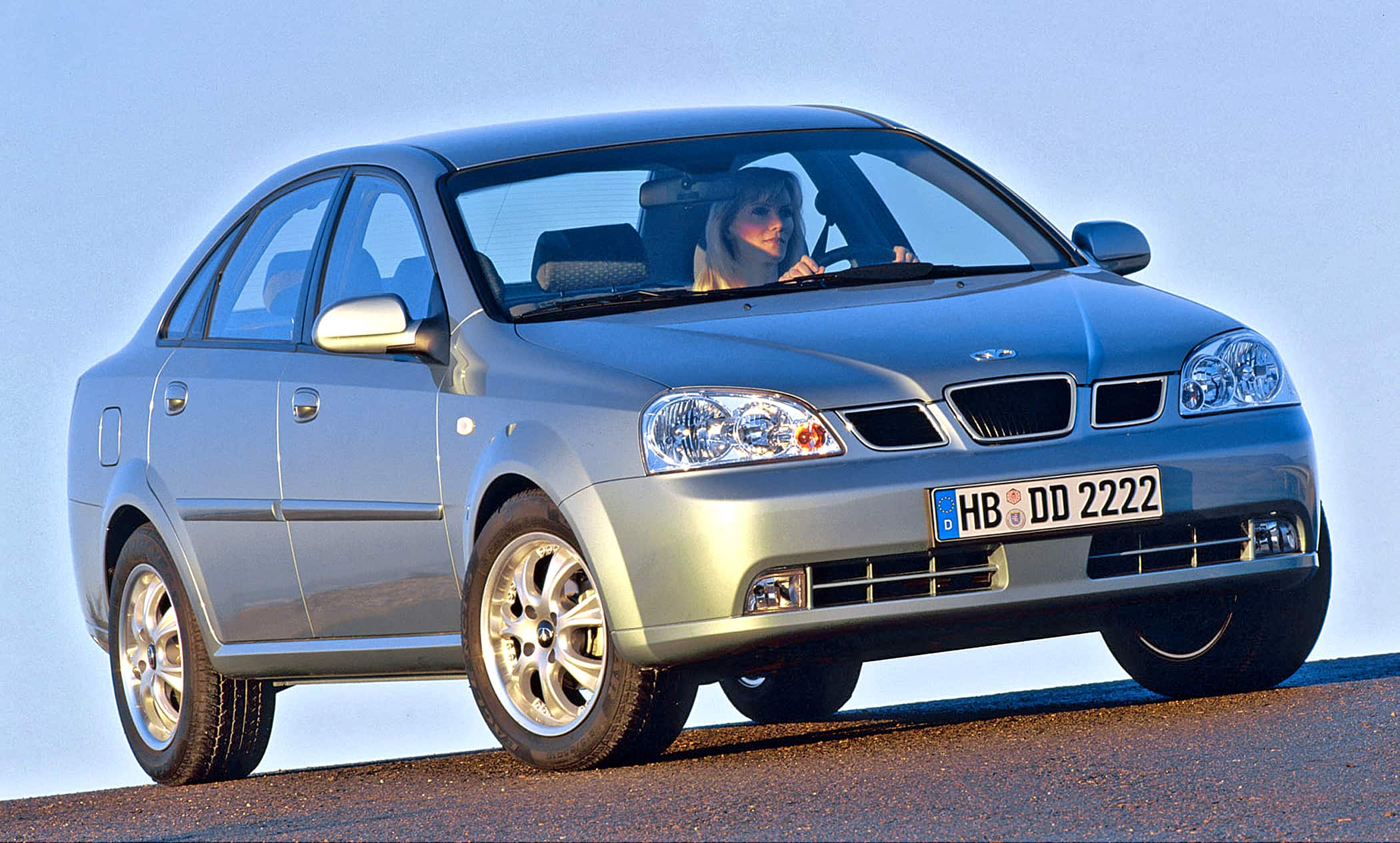 daewoo nubira przód i bok