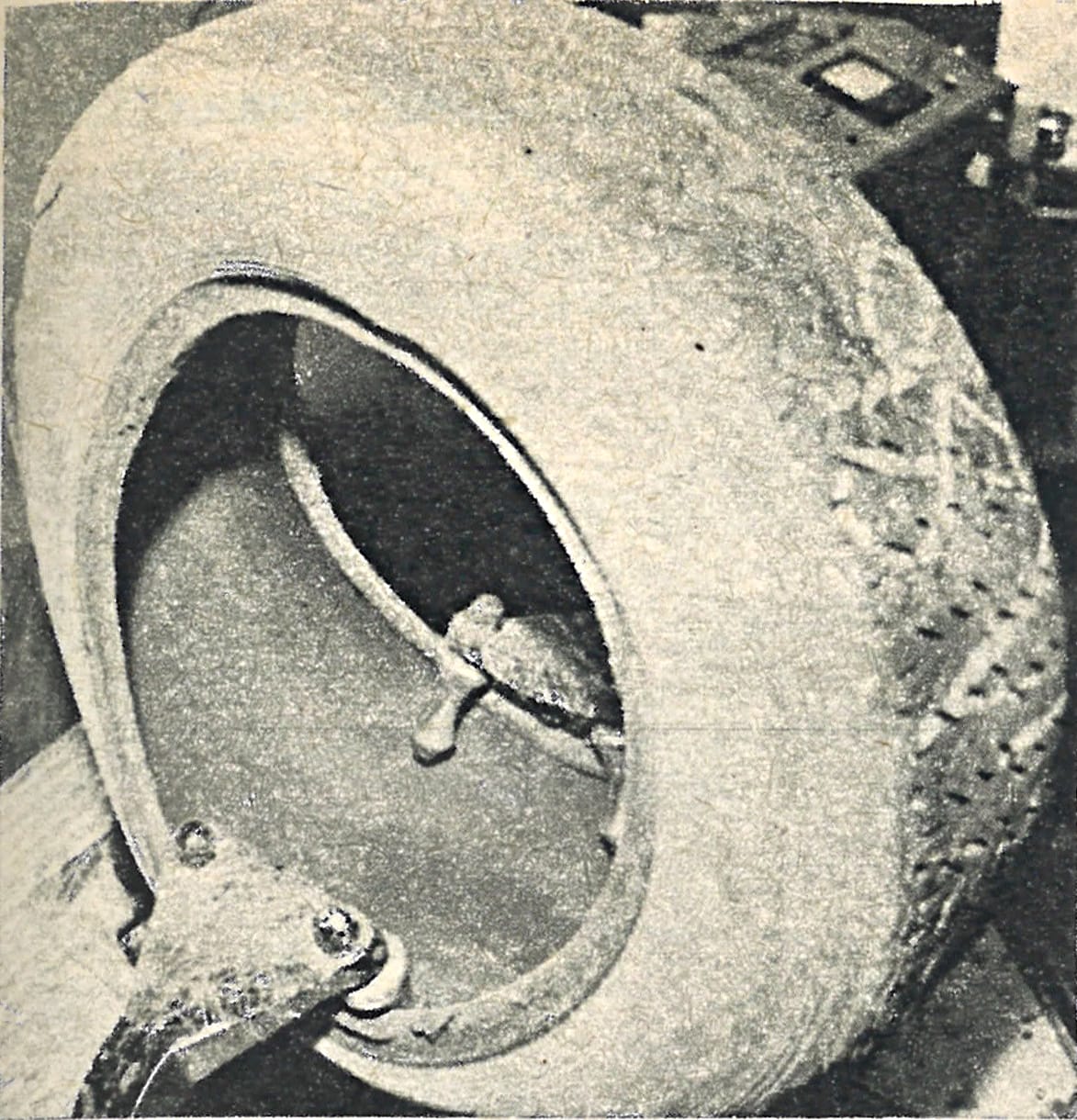 opona przed bieżnikowaniem