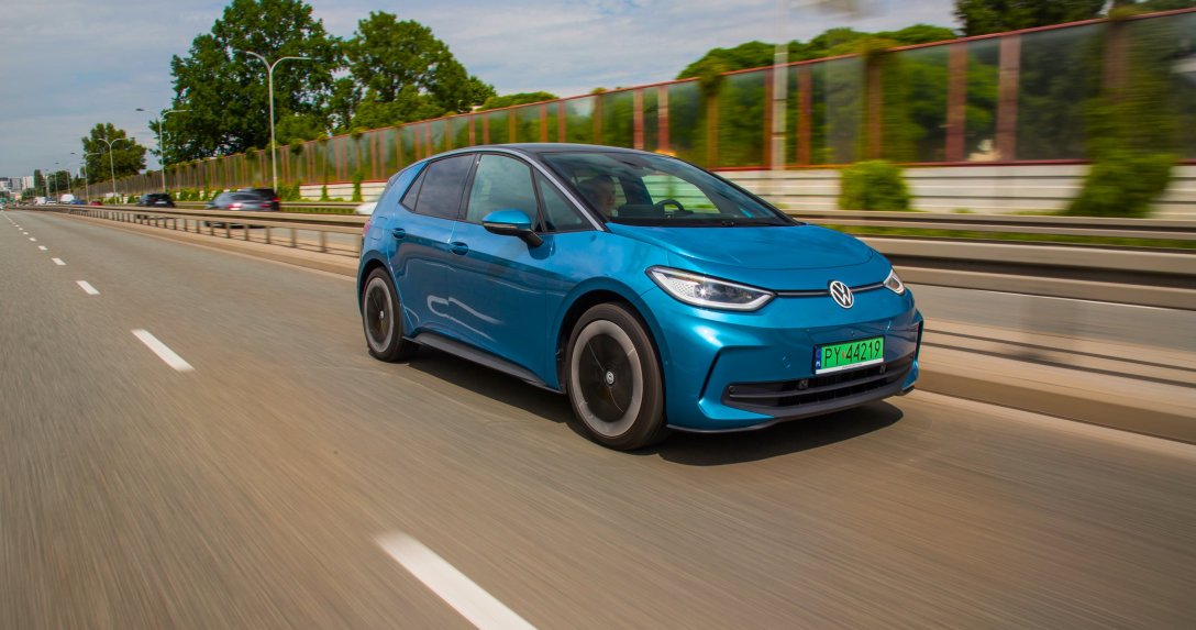 Volkswagen ID.3 Pro S – przód w ruchu