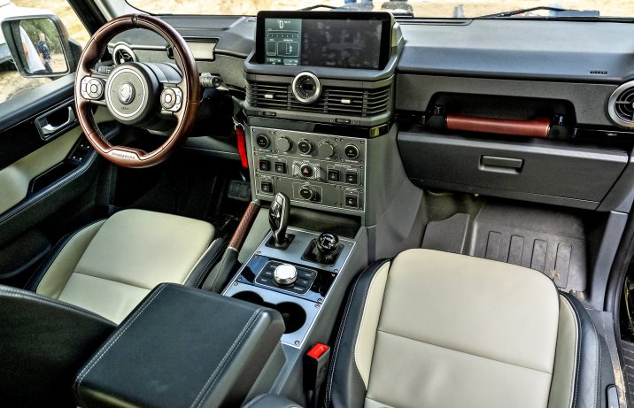 Ineos Grenadier – wnętrze, deska rozdzielcza