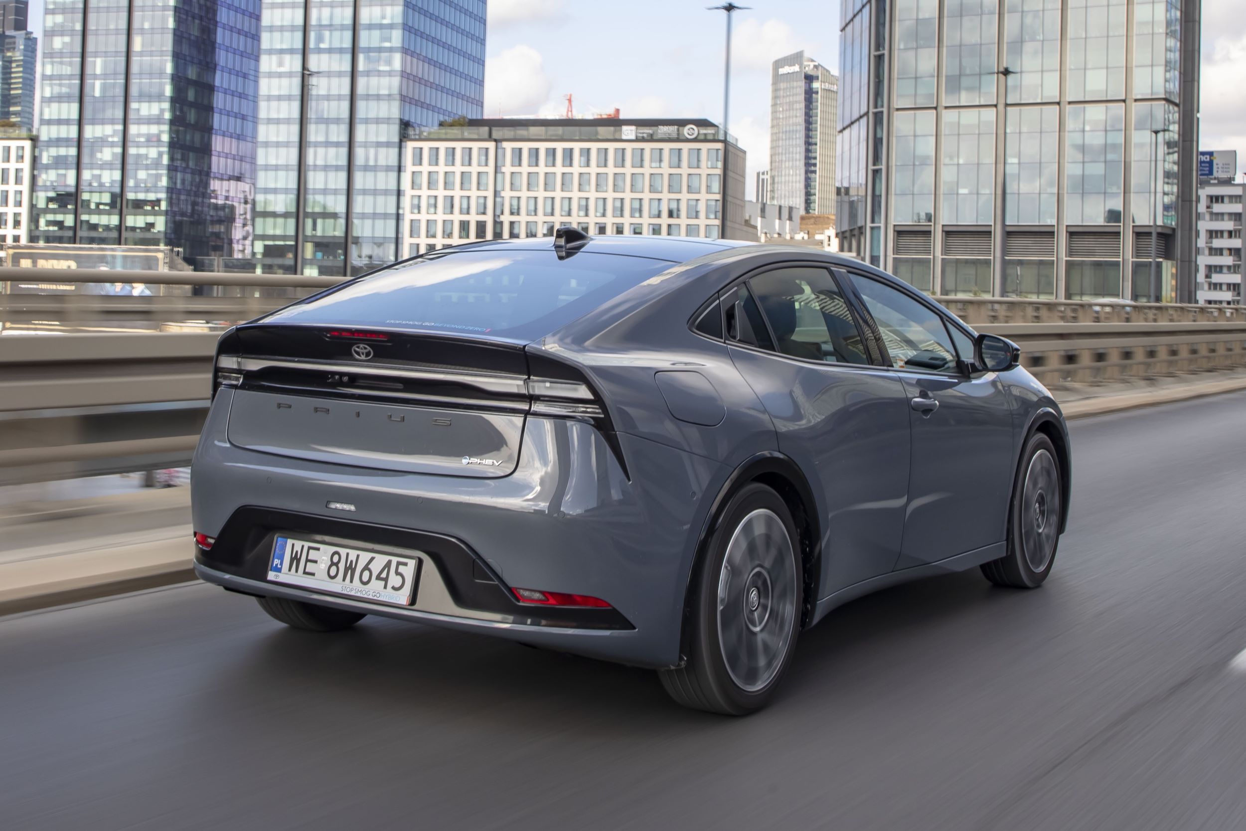 Toyota Prius - tyl