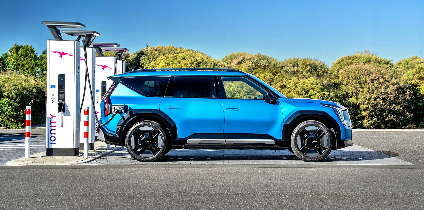 KIA EV9 w trakcie ładowania