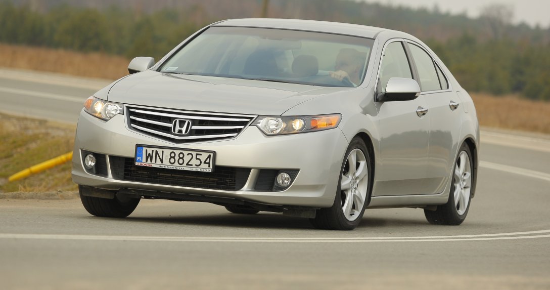 Honda Accord w ruchu