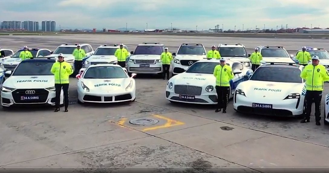 auta tureckiej policji