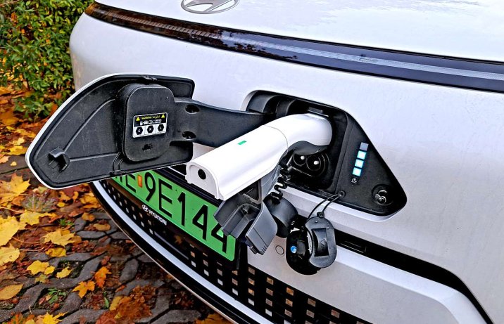 Hyundai Kona Electric Platinum – gniazdo z przejściówką