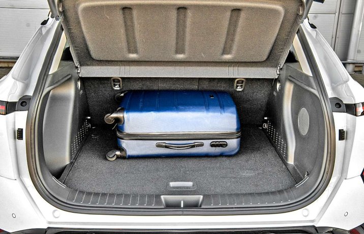 Hyundai Kona Electric Platinum 2023 – wnętrze, bagażnik