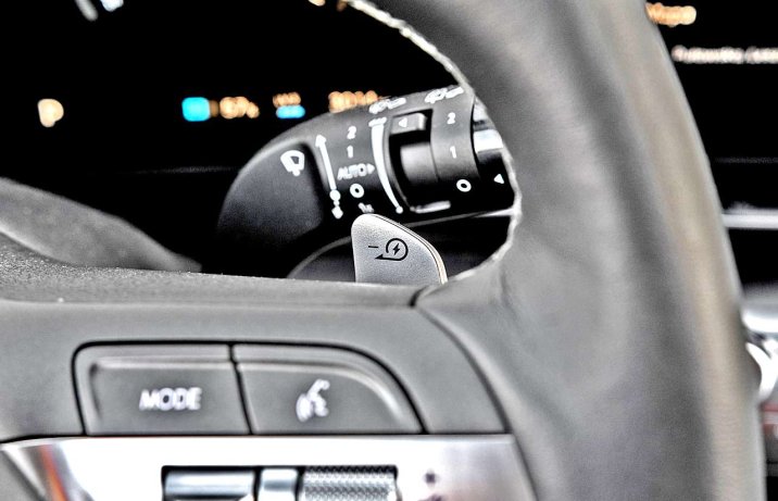 Hyundai Kona Electric Platinum 2023 – wnętrze, łopatki, rekuperacja