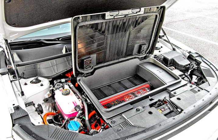 Hyundai Kona Electric Platinum 2023 – wnętrze, schowek pod maską