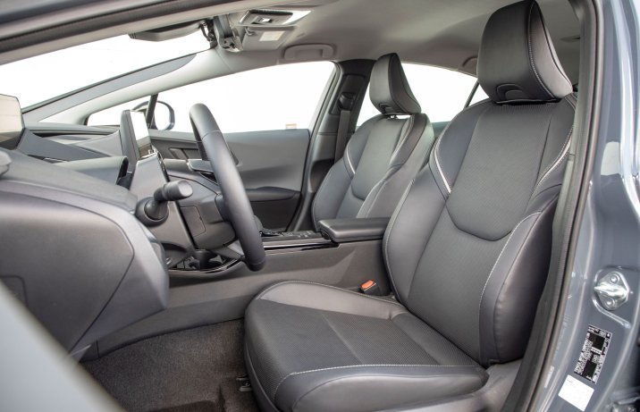 Toyota Prius PHEV - fotele