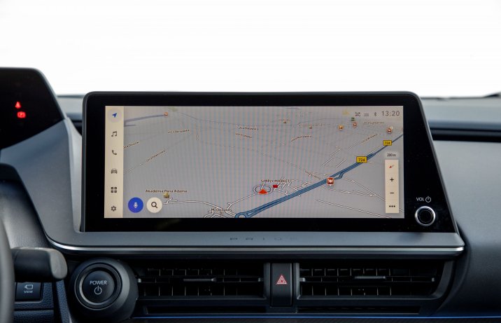 Toyota Prius PHEV - nawigacja