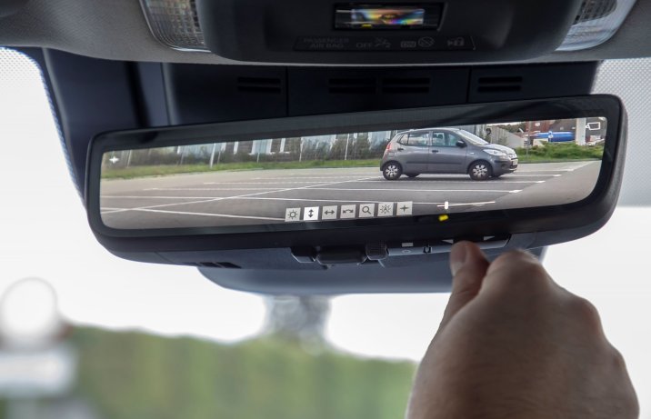 Toyota Prius PHEV - lusterko