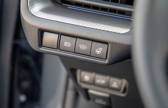 Toyota Prius PHEV - przyciski