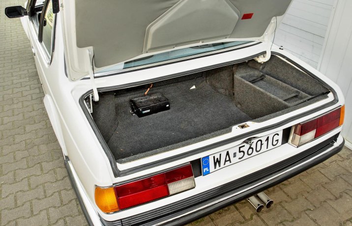 BMW serii 6 E24 (M635 CSi) – wnętrze, bagażnik