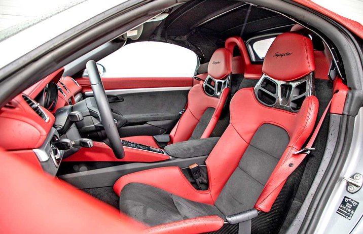 Porsche 718 Spyder (2023) – fotele