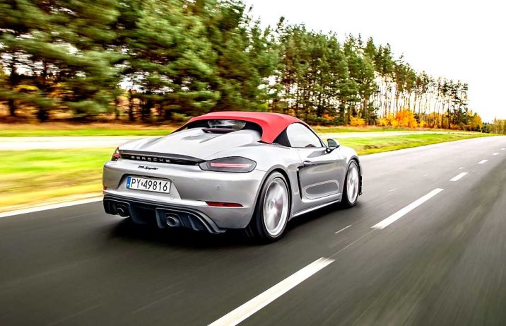 Porsche 718 Spyder (2023) – tył w ruchu