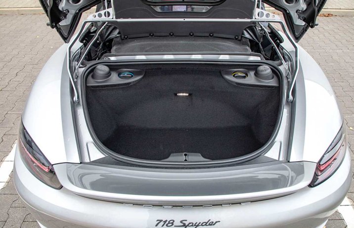 Porsche 718 Spyder (2023) – bagażnik z tyłu