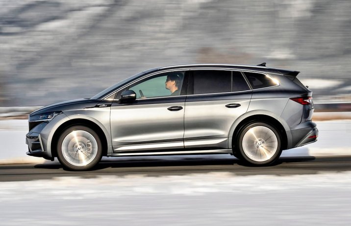 Skoda Enyaq (2024) – bok