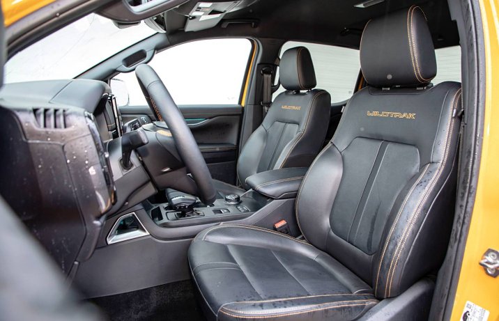 Ford Ranger 2.0 EcoBlue Bi-Turbo A10 e-4WD Wildtrak – wnętrze, fotele