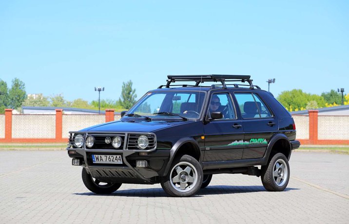 Volkswagen Golf Country – przód i bok