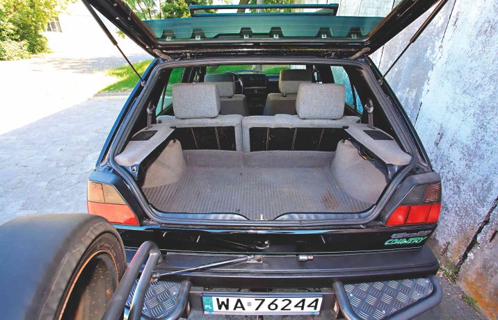 Volkswagen Golf Country – wnętrze, bagażnik