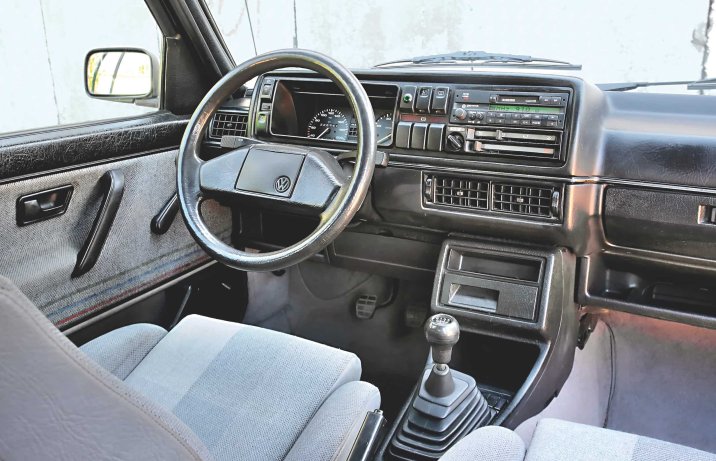 Volkswagen Golf Country – wnętrze, deska rodzielcza