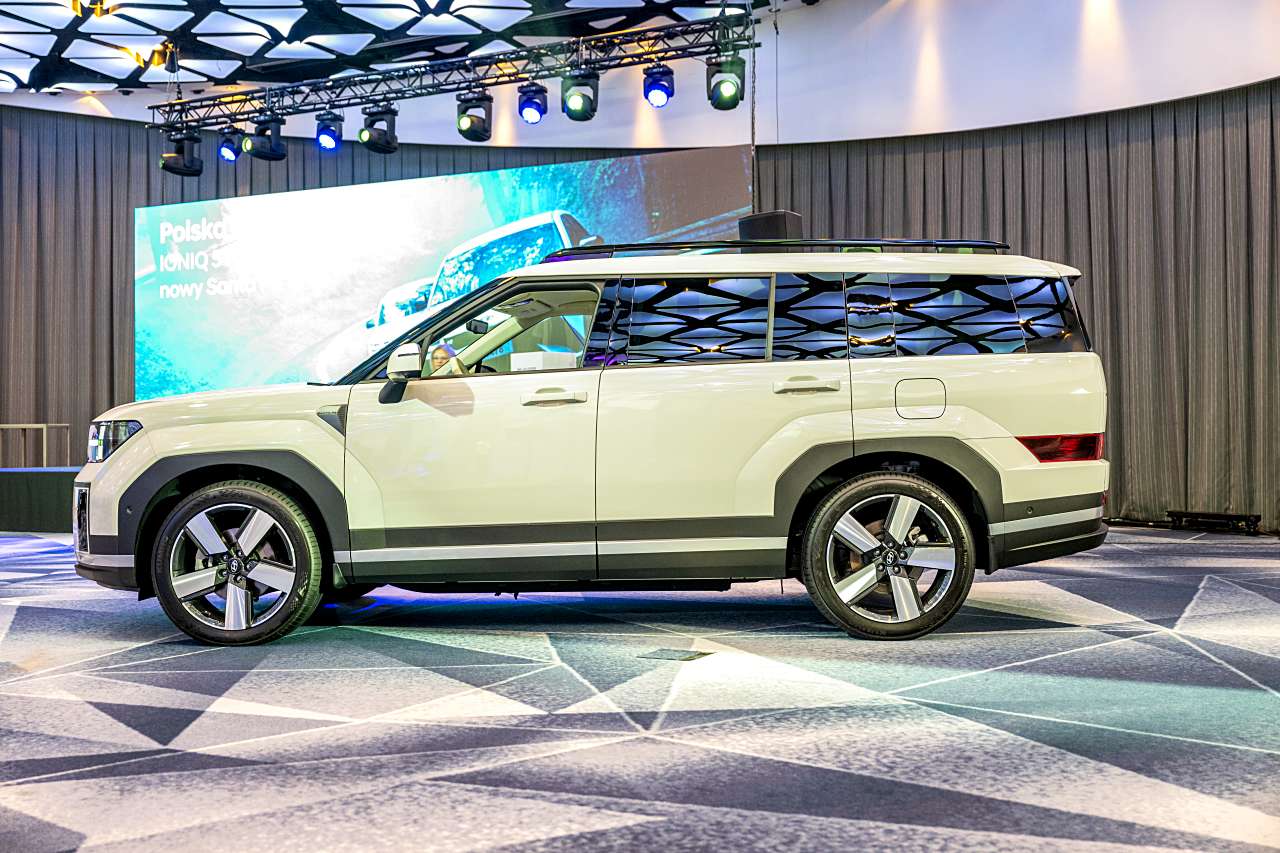 Hyundai Santa Fe bok