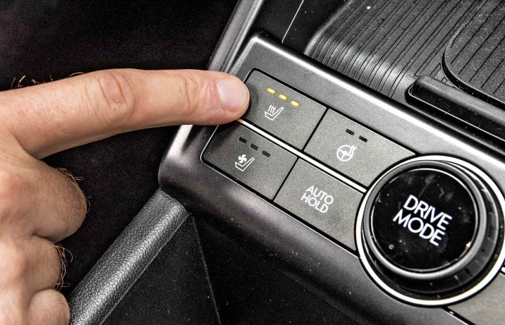 Hyundai Kona Hybrid 1.6 GDI 6DCT 2WD Platinum – wnętrze, ogrzewanie i wentylacja foteli