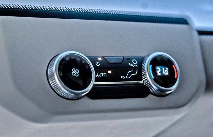 Ford Tourneo Custom – klimatyzacja automatyczna z tyłu