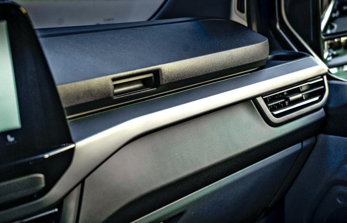 Ford Tourneo Custom – schowek przed pasażerem