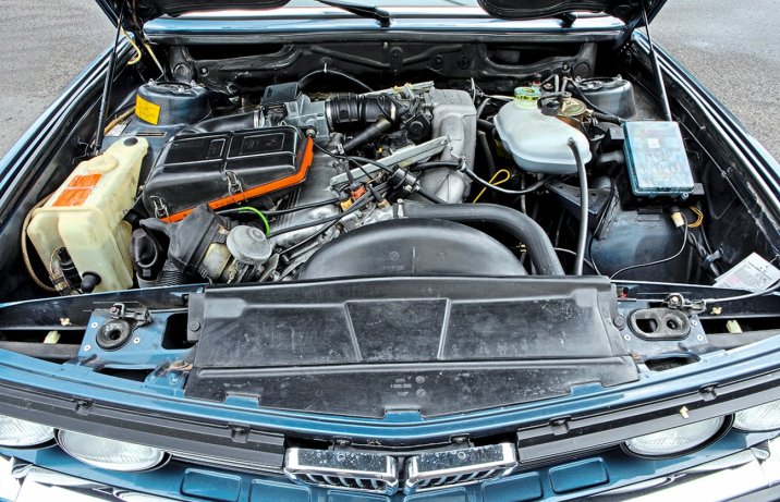 BMW 525i (E28) – silnik