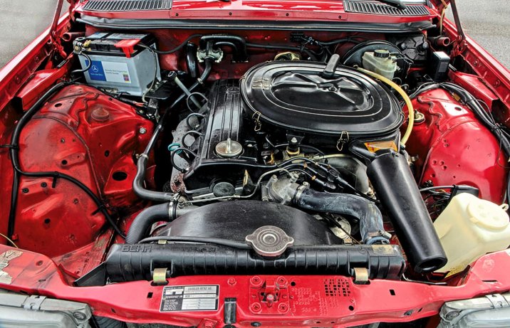 Mercedes 230 E (W123) – silnik