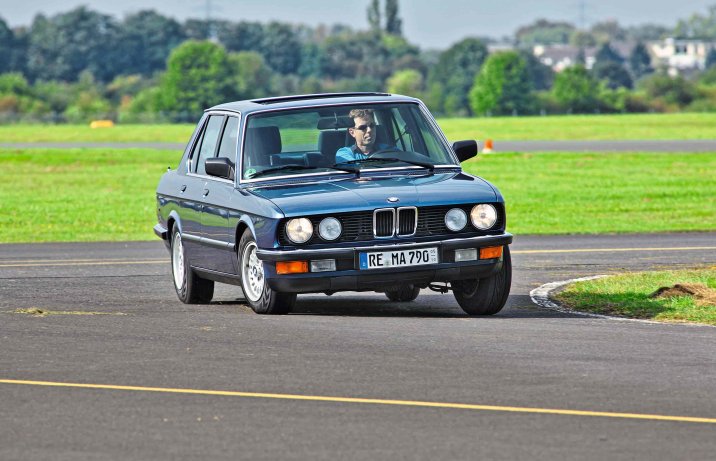 BMW 525i (E28) – przód